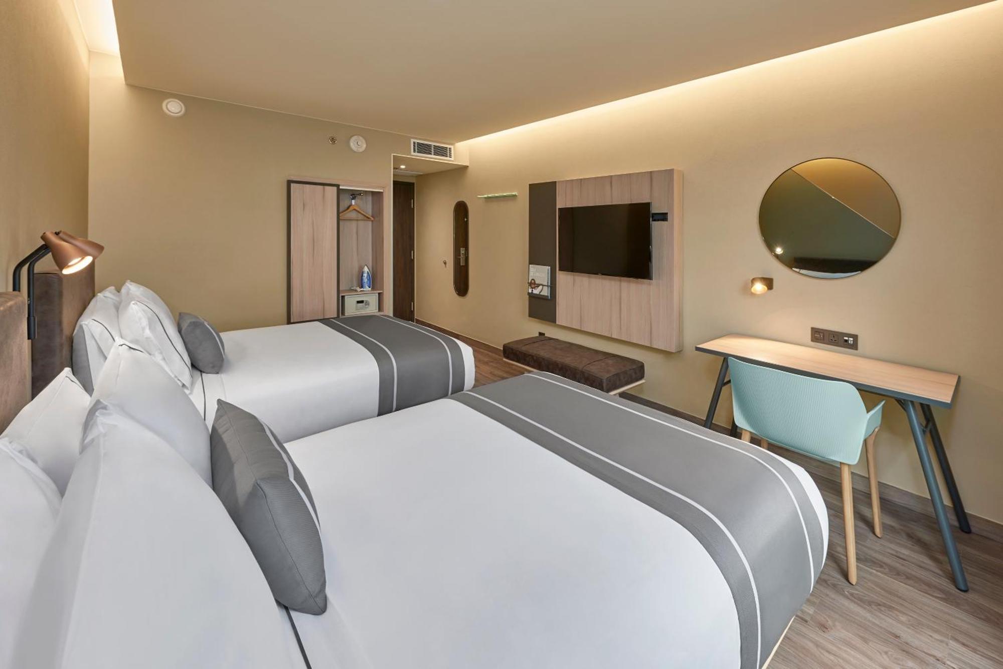 City Express Plus By Marriott 恩塞纳达港 外观 照片